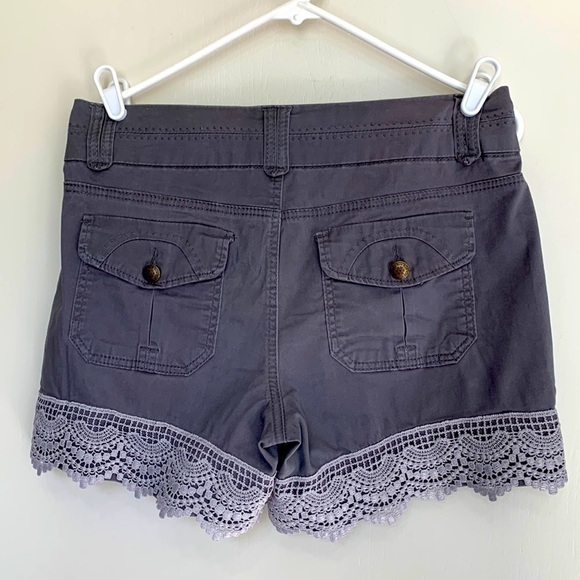 Db established 1962 Embellished Shorts, Size 10, Gray. - Picture 2 of 4